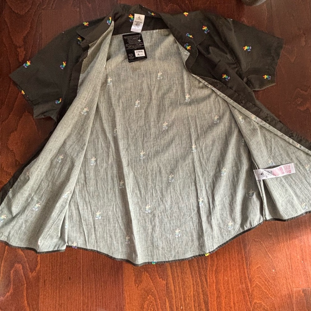 Disney Pride Collection, short sleeve, button up shirt, new with tag, Size XL - Picture 7 of 11